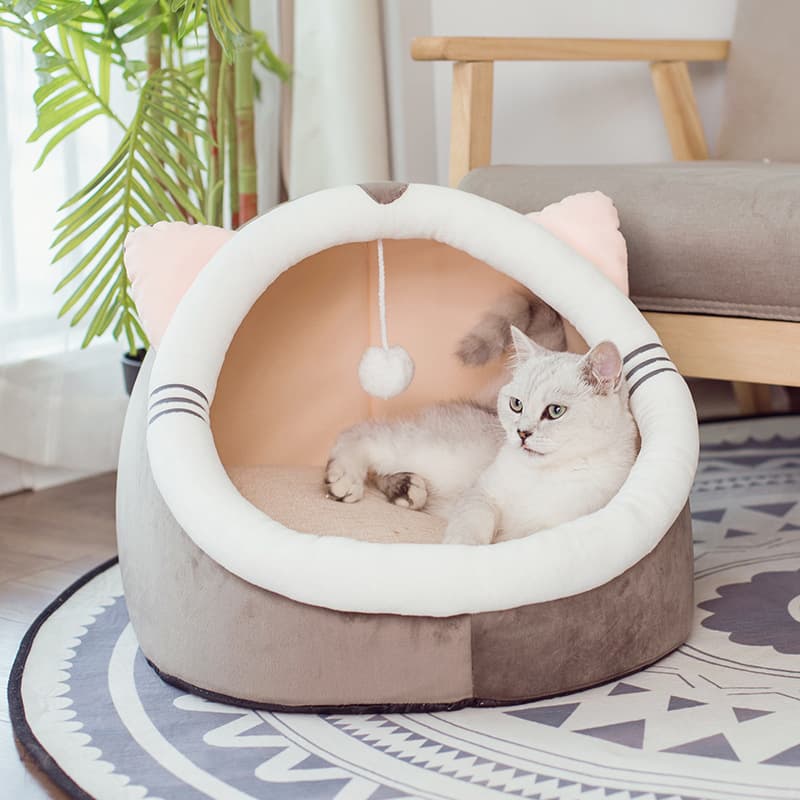 Winter pet cat house with velvet